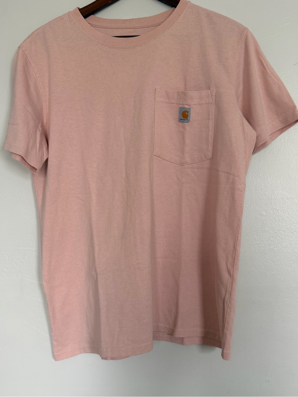 Carhartt Short-Sleeve Pocket Tee Original Fit in Pale Pink